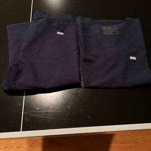 FIGS Navy Scrub Set Mens M New w/o tags